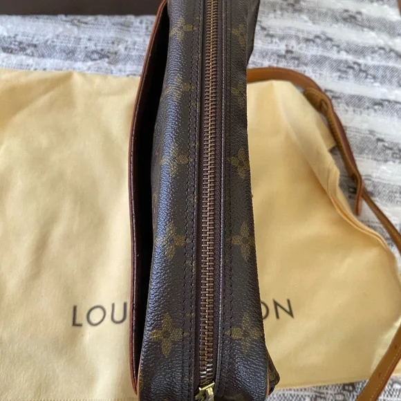 Louis Vuitton GM Jeune Fille Handbag - Picture 8 of 14